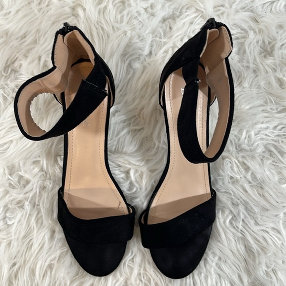 BELLA MARIE Elysa Open Toe Ankle Strappy Heels Black Suede Size 8.5 - Picture 4 of 15